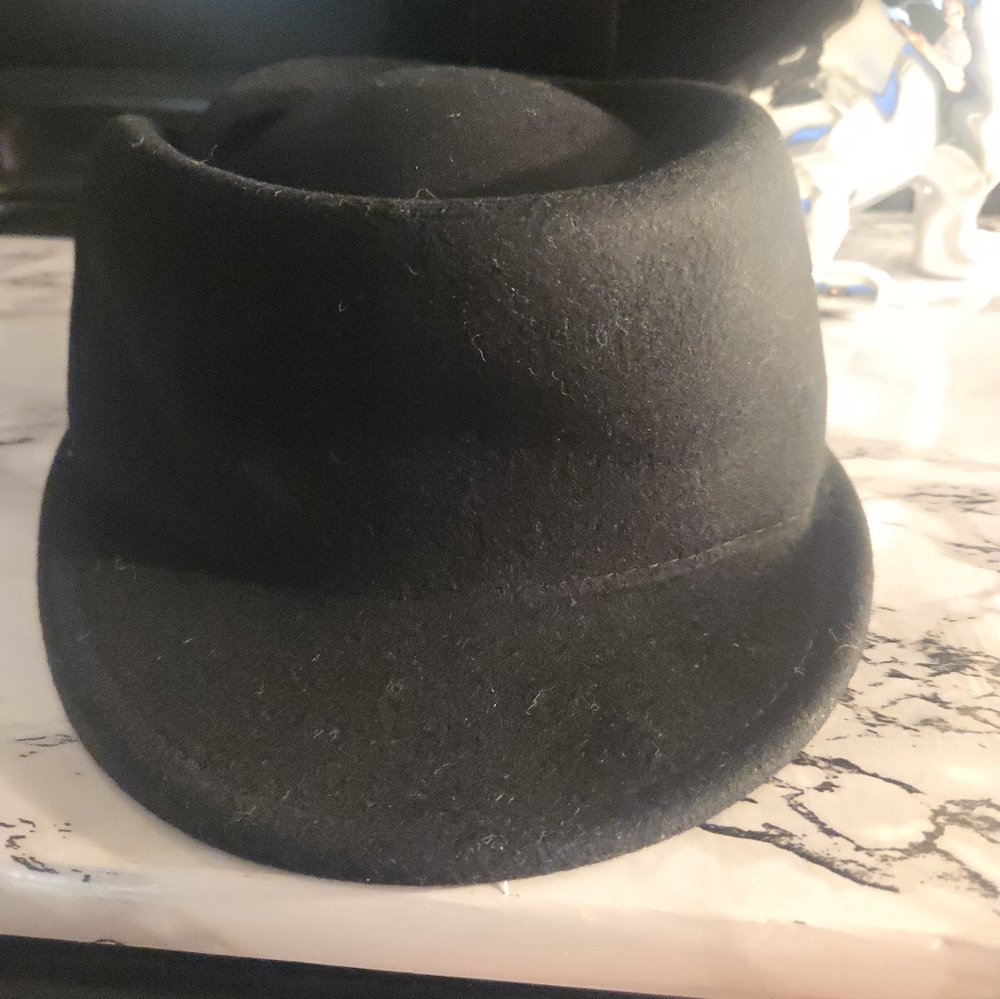 NEW Stylish Soft Black Equestrian Hat